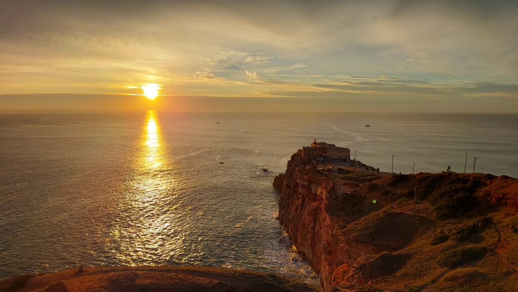 Nazare-Portugal-Farol-da-Nazaré-sunset