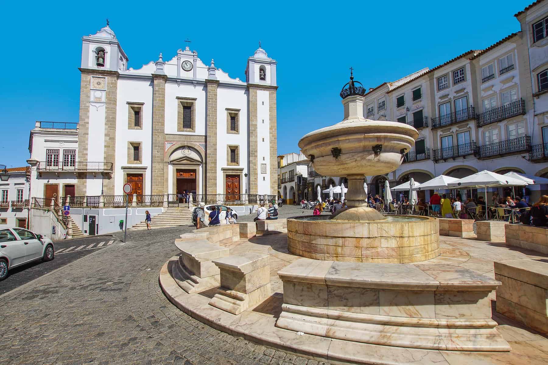 Evora Portugal - Giraldo Square