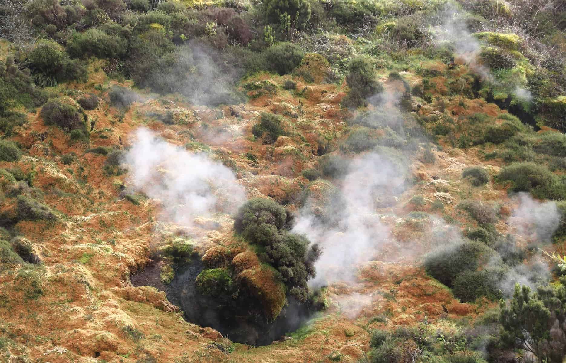 Azores-Terciera-Furnas-do-Enxofre-