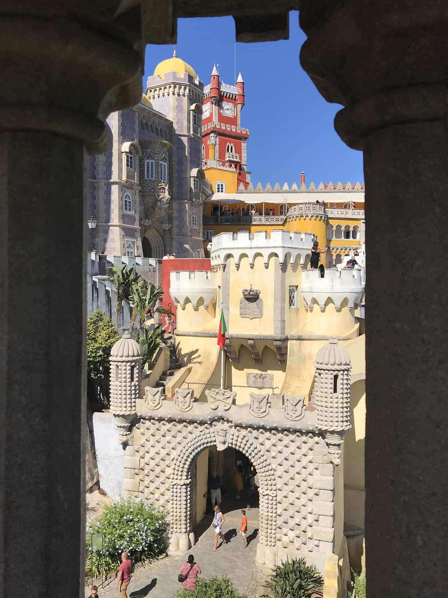 Sintra-Portugal-pena-monumental-gate