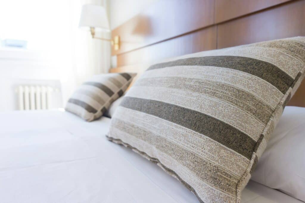 hotel-clean-bed