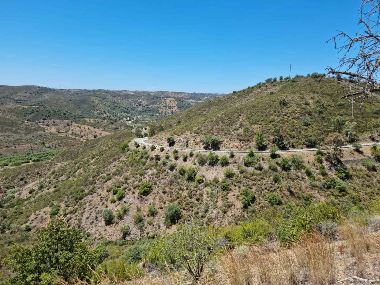 Alcoutim-Portugal-hills-above-the-Guadiana-River