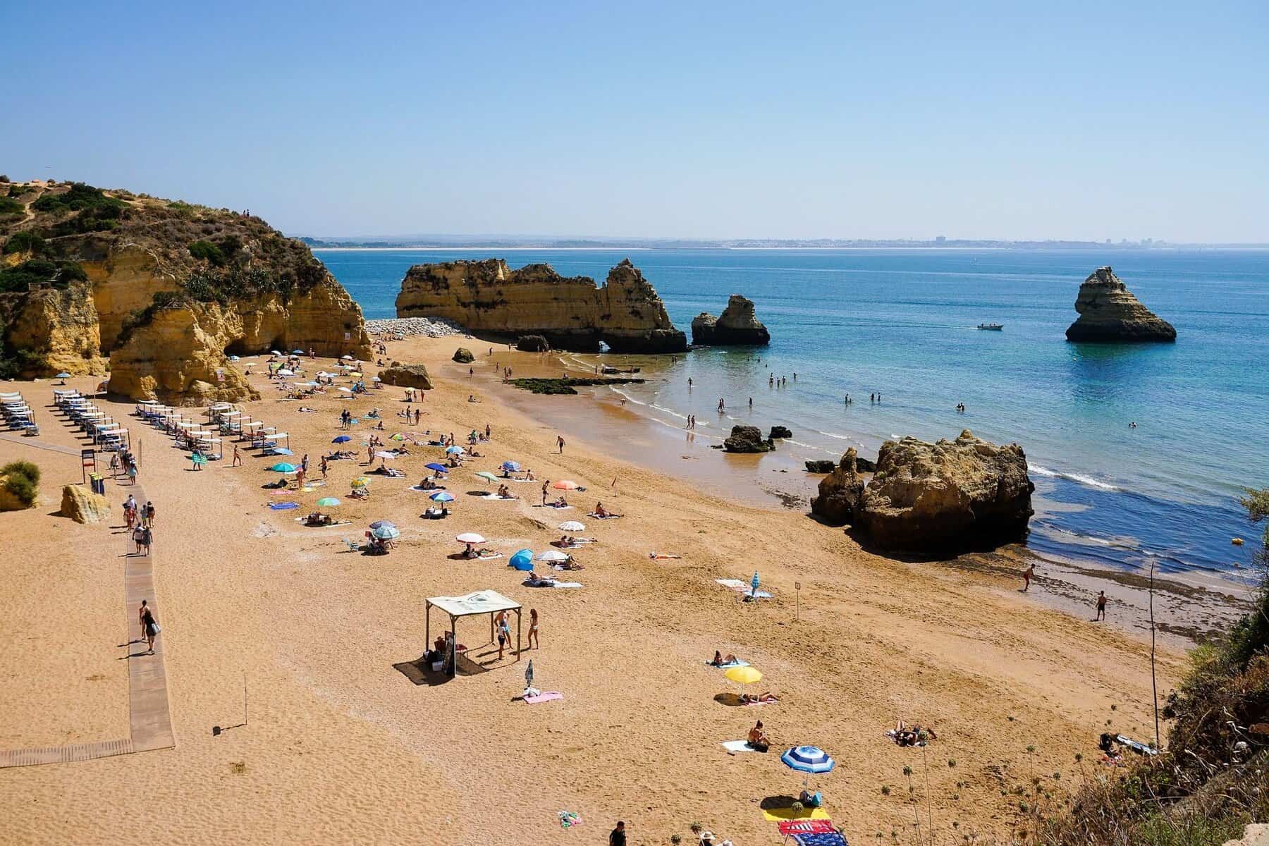 Lagos-Portugal-Praia-da-Dona-Ana