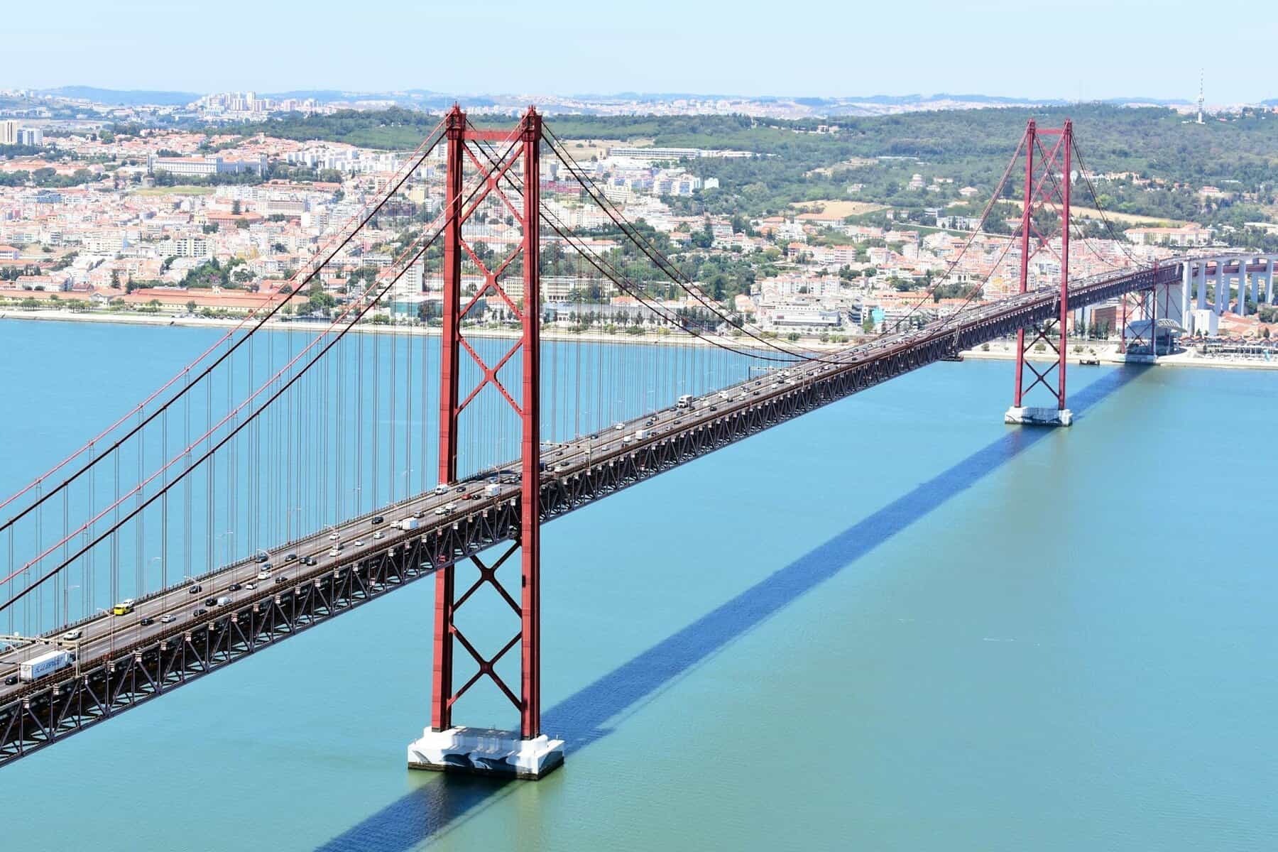 lisbon-25-april-bridge