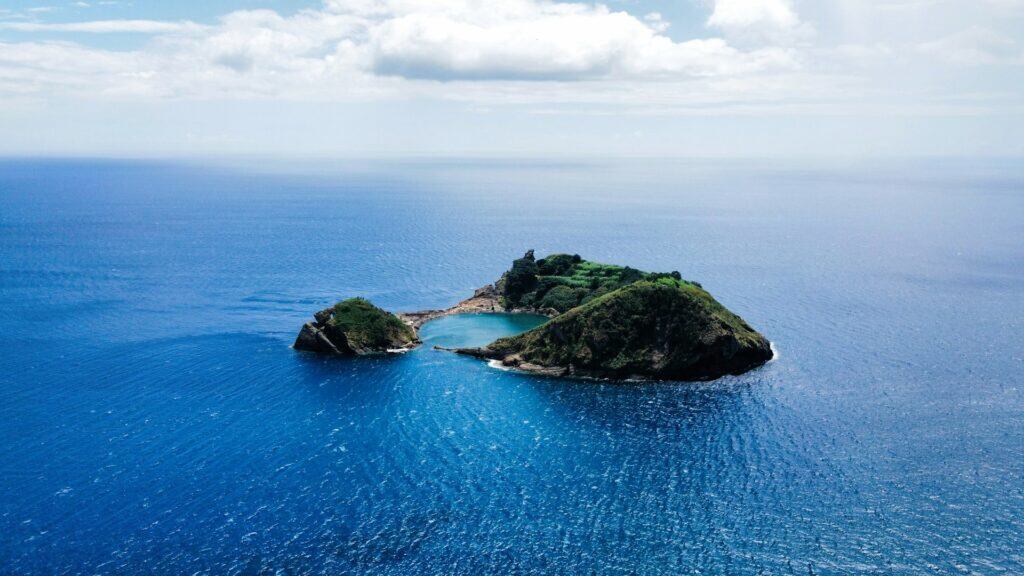 Sao-Miguel-Azores-Vila-Franca-do-Campo-ISLET