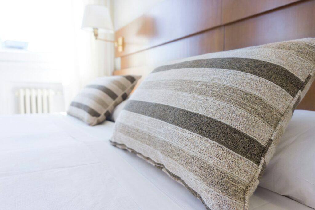 hotel-clean-bed