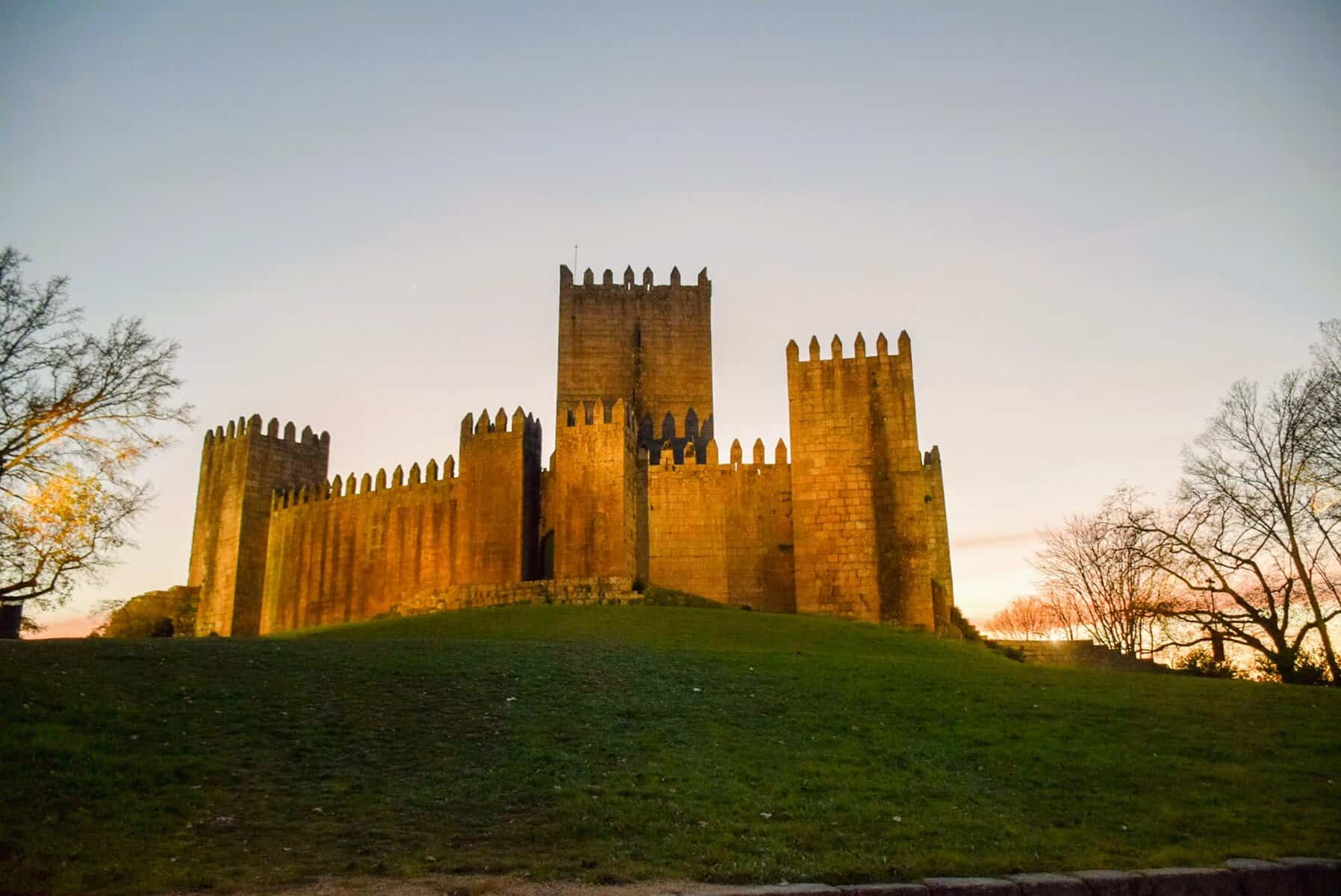 Guimarães-Portugal-castel-on-the-hill